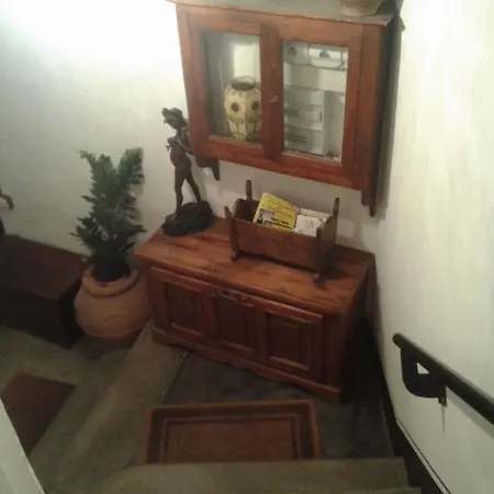 Guest house Fawlty Towers *