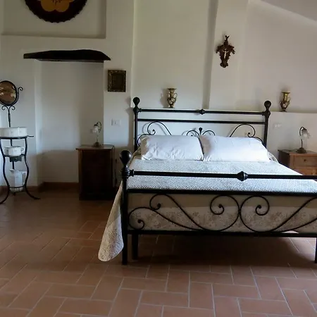 Fawlty Towers * Todi
