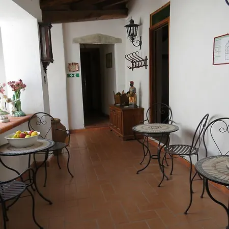 Fawlty Towers Todi