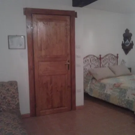 Fawlty Towers Guest house Todi
