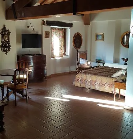 Fawlty Towers Todi