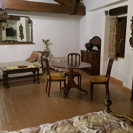 Guest house Fawlty Towers *